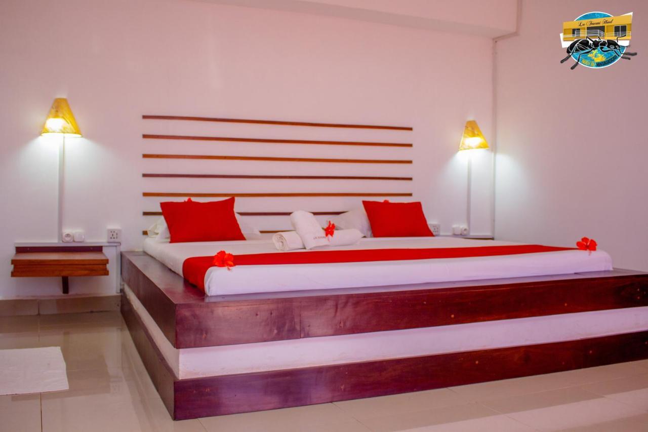 La Fourmi Hotel Нуси-Бе Экстерьер фото